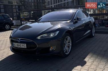 Ліфтбек Tesla Model S 2015 в Львові