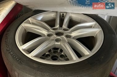 Лифтбек Tesla Model S 2016 в Киеве