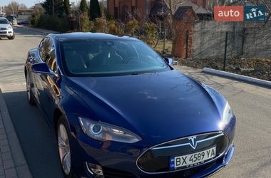 Ліфтбек Tesla Model S 2015 в Хмельницькому