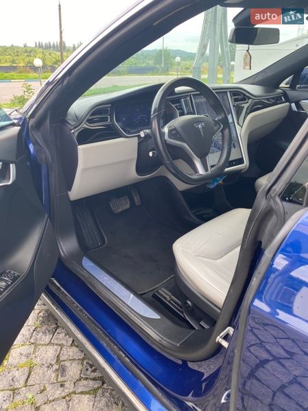 Ліфтбек Tesla Model S 2015 в Хмельницькому