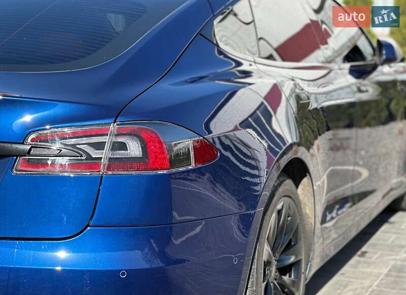 Ліфтбек Tesla Model S 2017 в Луцьку
