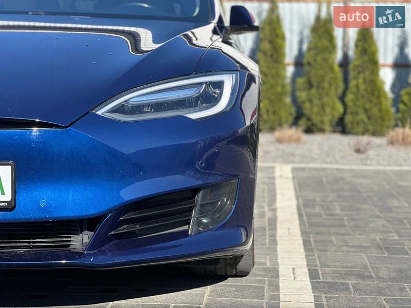 Ліфтбек Tesla Model S 2017 в Луцьку