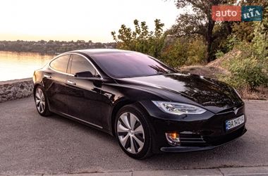 Ліфтбек Tesla Model S 2020 в Кропивницькому