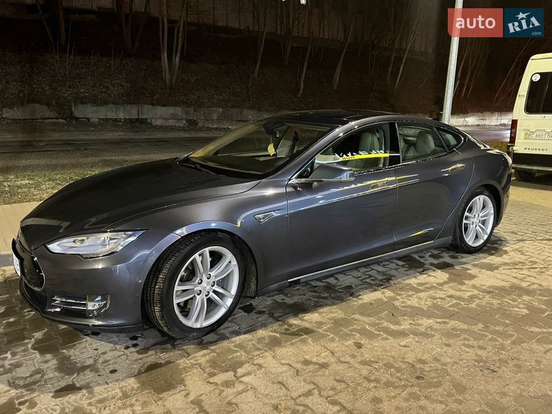 Лифтбек Tesla Model S 2015 в Львове фото 2 Лифтбек Tesla Model S 2015 в Львове