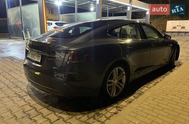 Лифтбек Tesla Model S 2015 в Львове