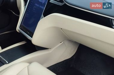 Лифтбек Tesla Model S 2017 в Киеве
