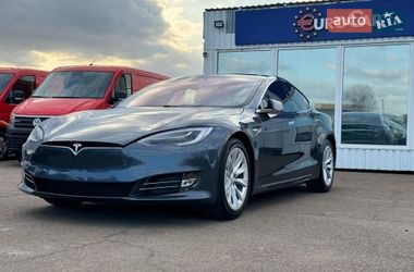 Ліфтбек Tesla Model S 2017 в Києві