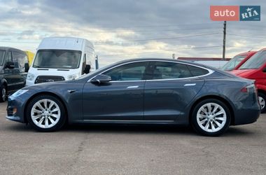 Лифтбек Tesla Model S 2017 в Киеве
