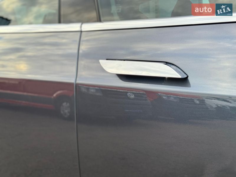 Ліфтбек Tesla Model S 2017 в Києві