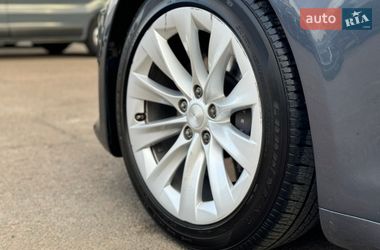 Лифтбек Tesla Model S 2017 в Киеве