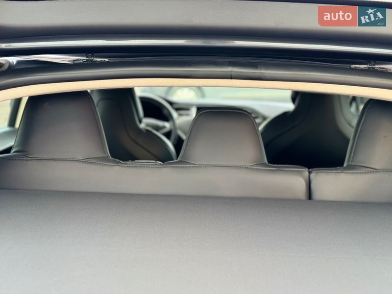 Ліфтбек Tesla Model S 2017 в Києві