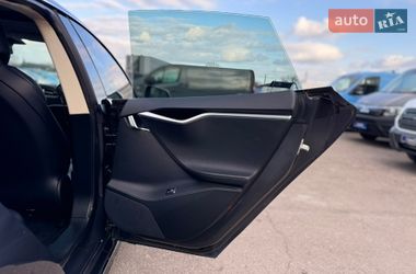 Лифтбек Tesla Model S 2017 в Киеве