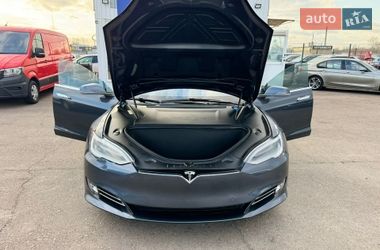 Лифтбек Tesla Model S 2017 в Киеве