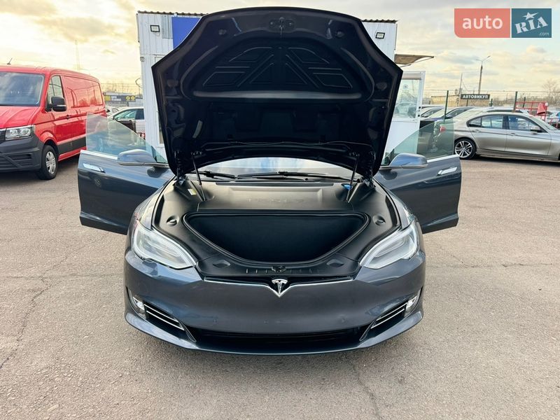 Ліфтбек Tesla Model S 2017 в Києві