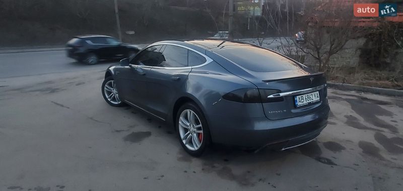 Лифтбек Tesla Model S 2014 в Виннице фото 4 Лифтбек Tesla Model S 2014 в Виннице