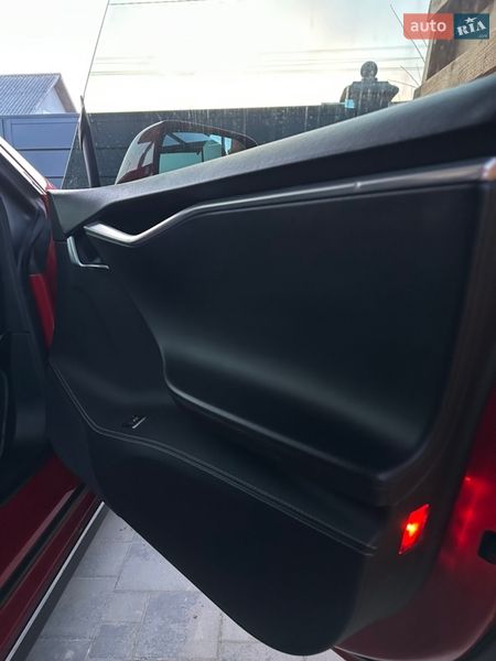 Ліфтбек Tesla Model S 2014 в Рівному фото 2 Ліфтбек Tesla Model S 2014 в Рівному