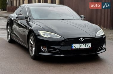Лифтбек Tesla Model S 2017 в Киеве