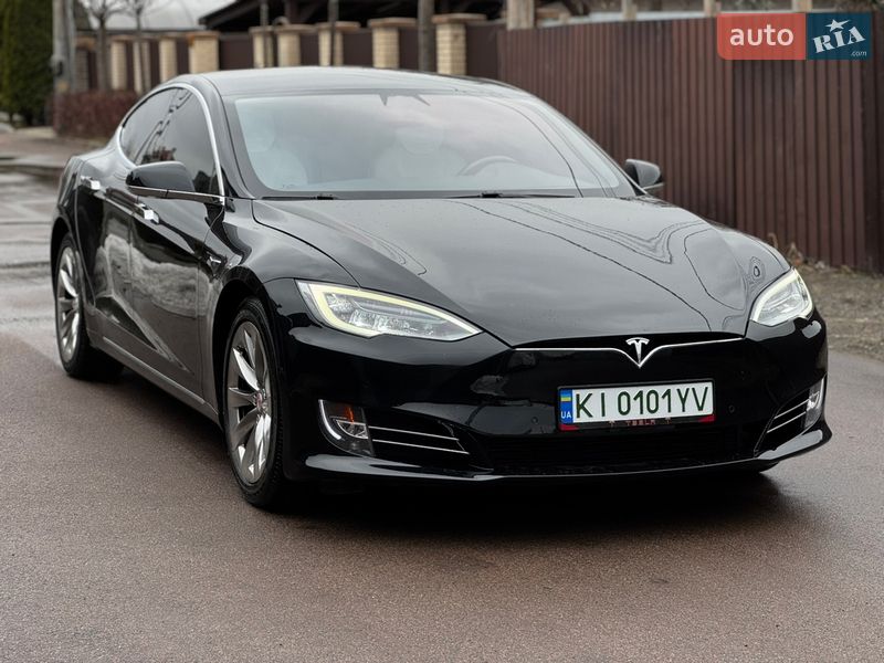 Лифтбек Tesla Model S 2017 в Киеве фото 3 Лифтбек Tesla Model S 2017 в Киеве