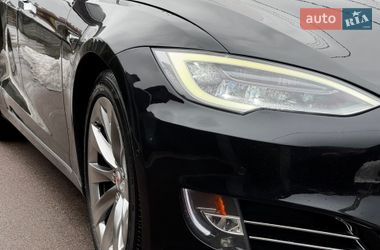 Лифтбек Tesla Model S 2017 в Киеве