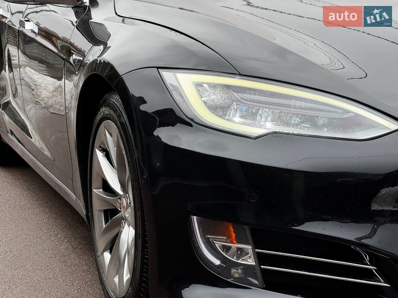 Лифтбек Tesla Model S 2017 в Киеве фото 5 Лифтбек Tesla Model S 2017 в Киеве