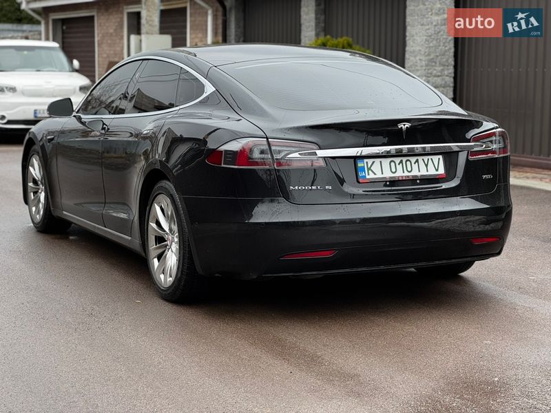 Лифтбек Tesla Model S 2017 в Киеве фото 6 Лифтбек Tesla Model S 2017 в Киеве