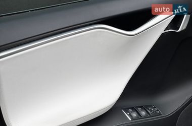 Лифтбек Tesla Model S 2017 в Киеве