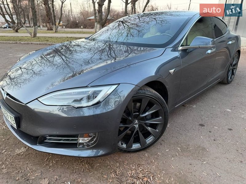 Ліфтбек Tesla Model S 2020 в Кривому Розі