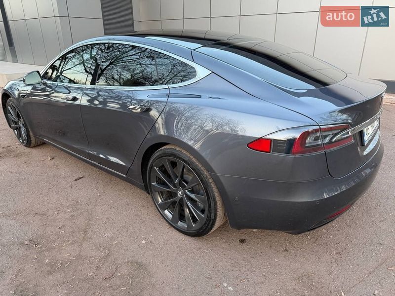 Ліфтбек Tesla Model S 2020 в Кривому Розі