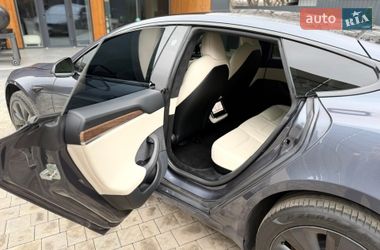 Лифтбек Tesla Model S 2021 в Виннице