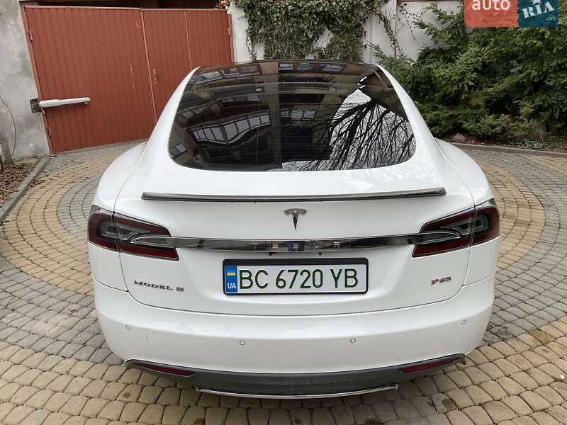 Лифтбек Tesla Model S 2014 в Львове