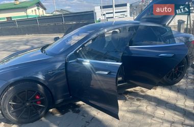 Лифтбек Tesla Model S 2015 в Львове