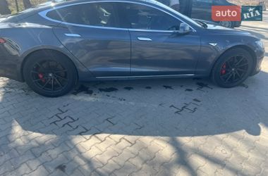 Лифтбек Tesla Model S 2015 в Львове