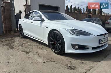 Лифтбек Tesla Model S 2016 в Киеве