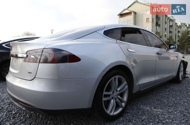Лифтбек Tesla Model S 2014 в Дрогобыче