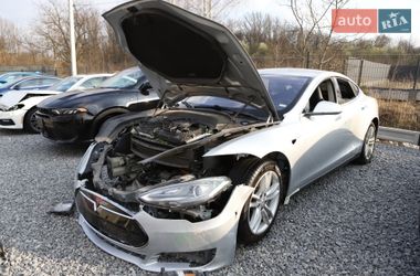 Лифтбек Tesla Model S 2014 в Дрогобыче