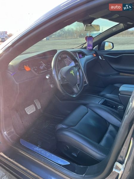 Лифтбек Tesla Model S 2018 в Борисполе