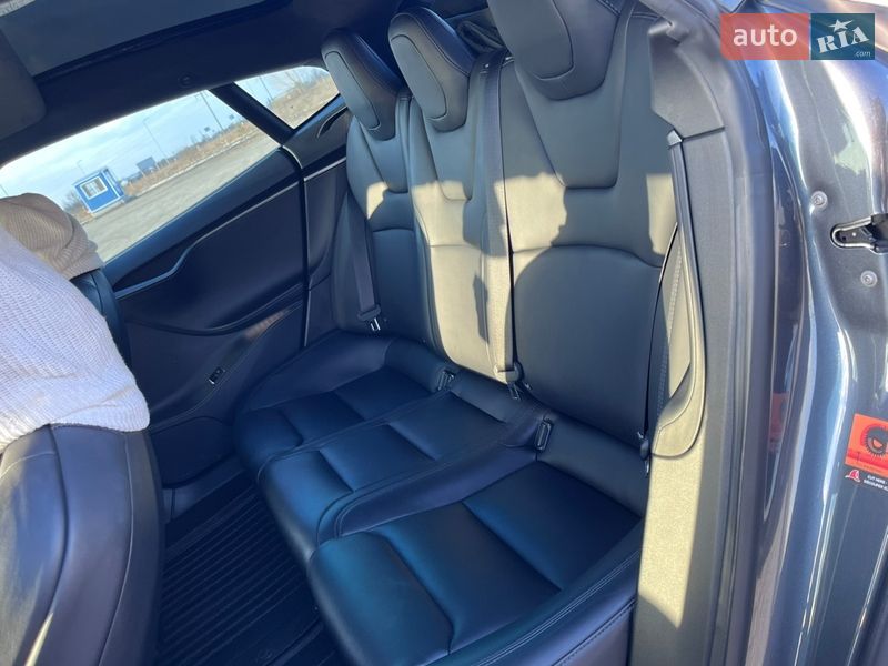 Лифтбек Tesla Model S 2018 в Борисполе