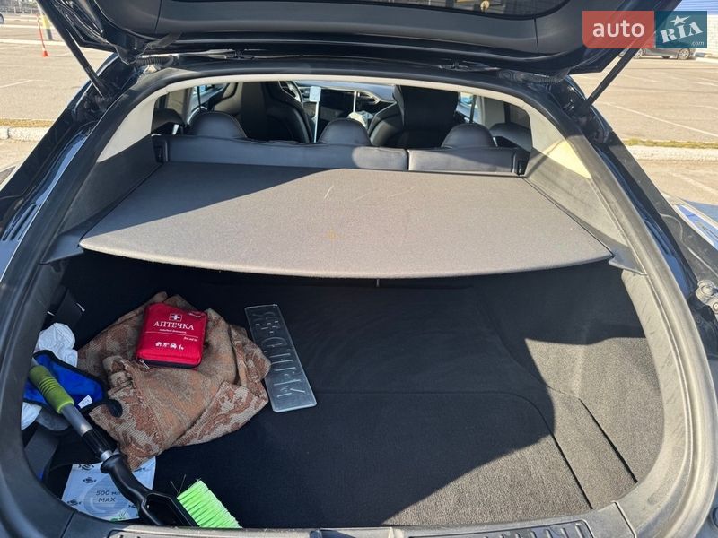 Лифтбек Tesla Model S 2014 в Киеве