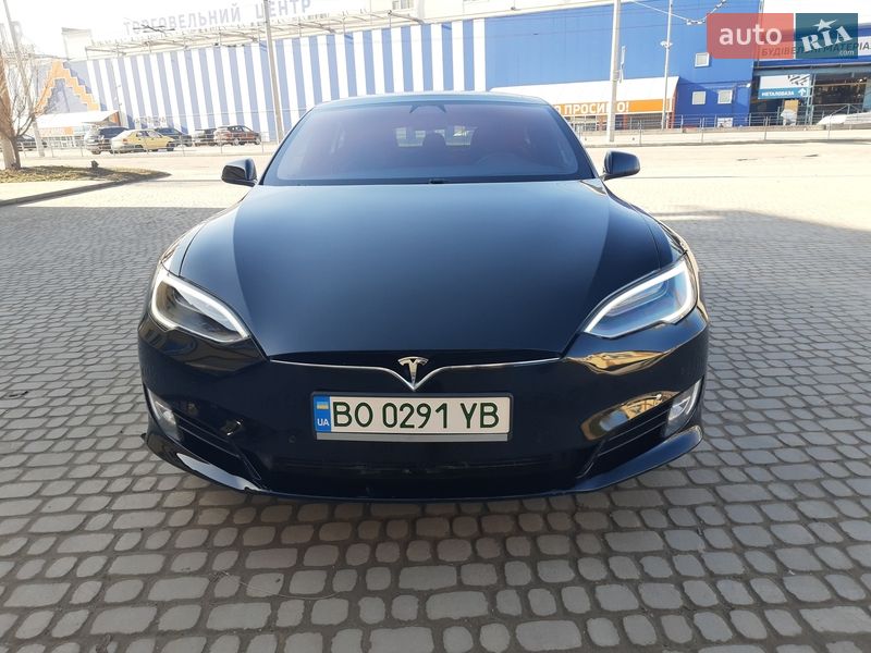 Лифтбек Tesla Model S 2017 в Тернополе