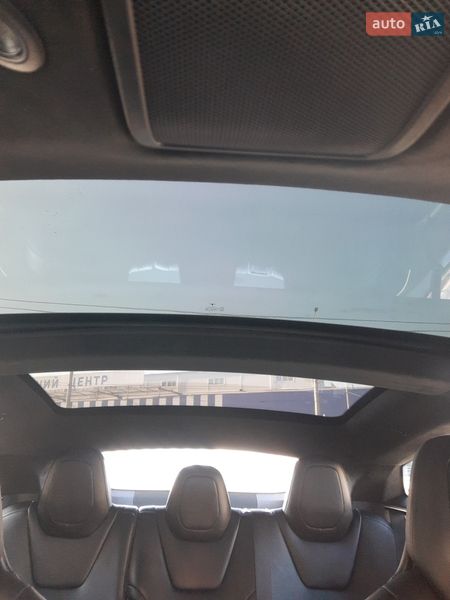 Лифтбек Tesla Model S 2017 в Тернополе