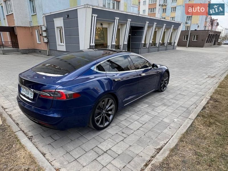Лифтбек Tesla Model S 2017 в Киеве фото 3 Лифтбек Tesla Model S 2017 в Киеве