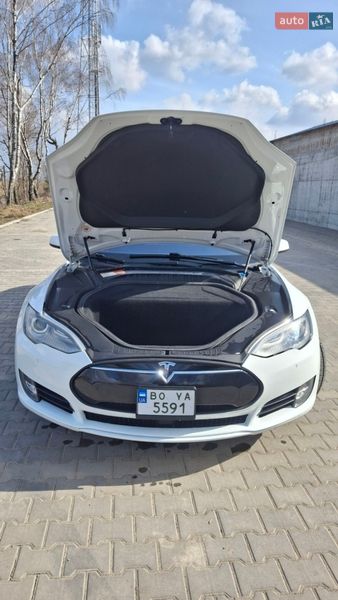 Лифтбек Tesla Model S 2015 в Тернополе фото 18 Лифтбек Tesla Model S 2015 в Тернополе