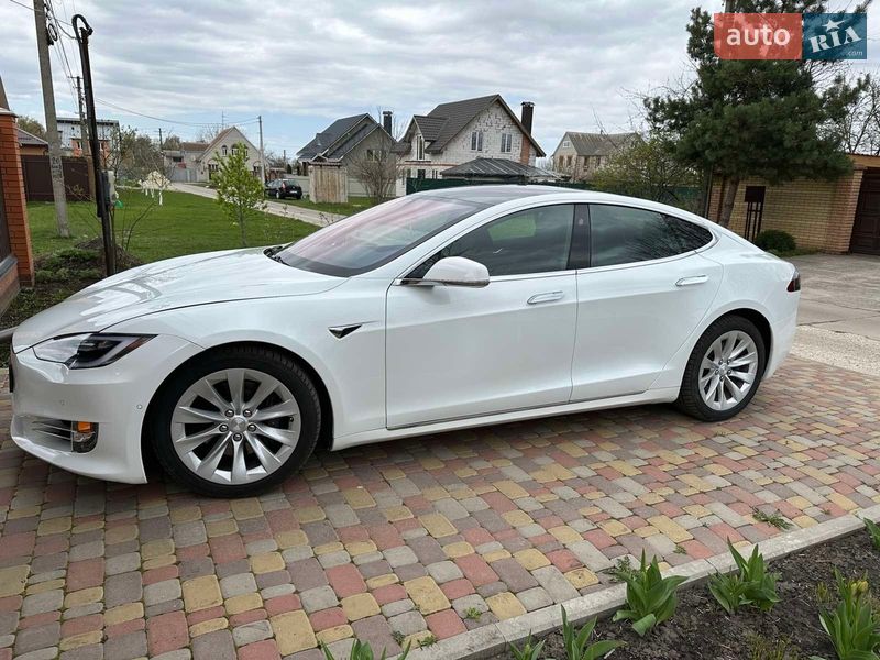 Ліфтбек Tesla Model S 2017 в Києві фото 9 Ліфтбек Tesla Model S 2017 в Києві