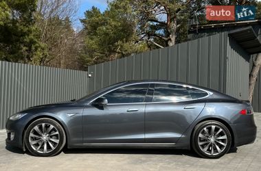 Лифтбек Tesla Model S 2015 в Смыге