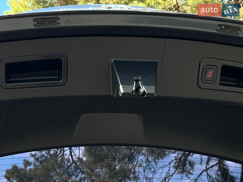 Лифтбек Tesla Model S 2015 в Смыге