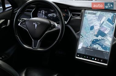 Лифтбек Tesla Model S 2015 в Смыге