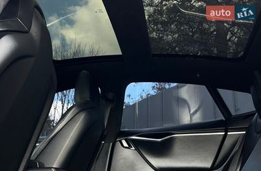 Лифтбек Tesla Model S 2015 в Смыге