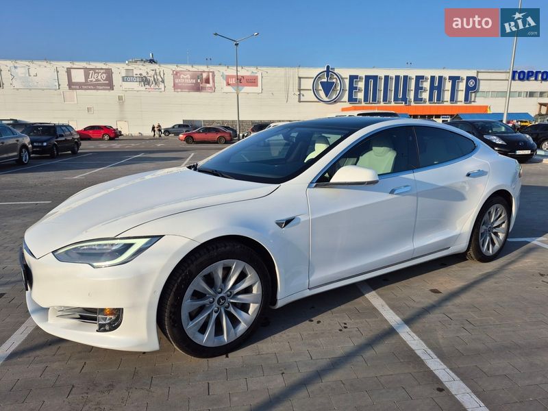 Лифтбек Tesla Model S 2020 в Борисполе