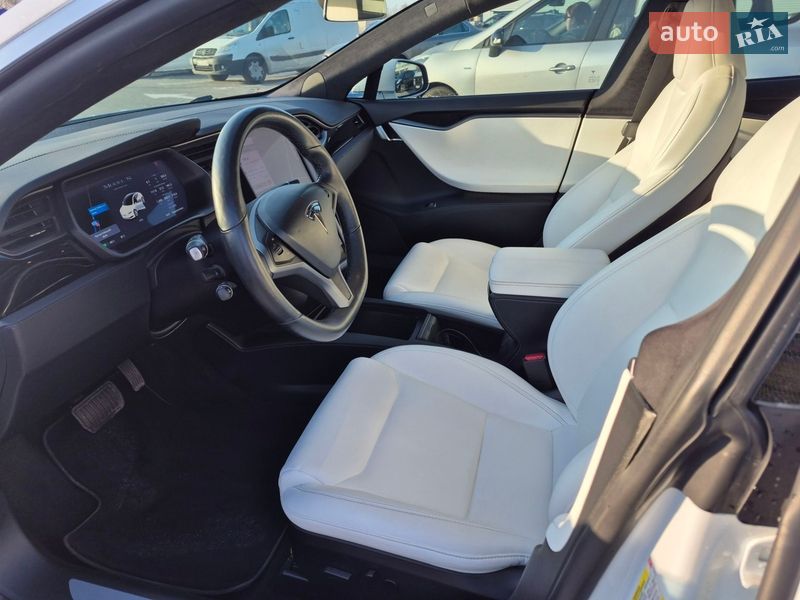 Лифтбек Tesla Model S 2020 в Борисполе