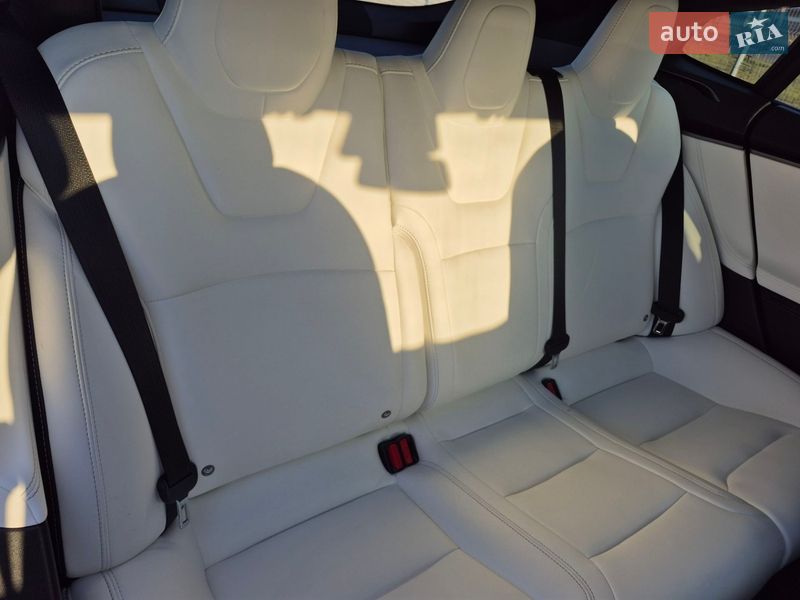 Лифтбек Tesla Model S 2020 в Борисполе